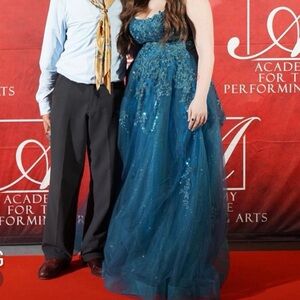 Gorgeous teal blue prom dress ballgown